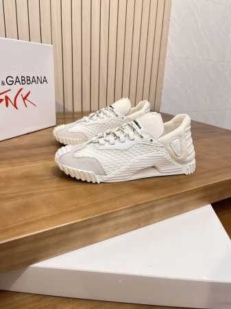 售 价: 商品商标：Dg 杜嘉班纳 低帮情侣款休闲鞋 正码码数: 35-44 可订做45.46 商品材料：鞋面进口磨砂去拼接原版布料，透气内里，原版大底。 - 点击图像关闭