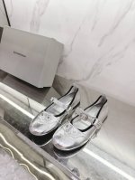 balenciag*2025春夏新款玛丽珍皮鞋 夏天穿什么拖鞋好呢给大家推荐一款好看又时髦的玛丽珍百搭休闲，主打一个舒服闭眼入Z :1订制牛皮面料，羊皮内里，意