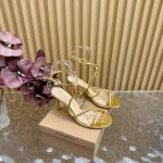 吉安维托 罗西 Gianvito Rossieiko Stiletto 金属扣绕带个性高跟凉鞋 秉承了其传统意大利工艺 专注精巧细节 打造优雅女人味 每一双吉安
