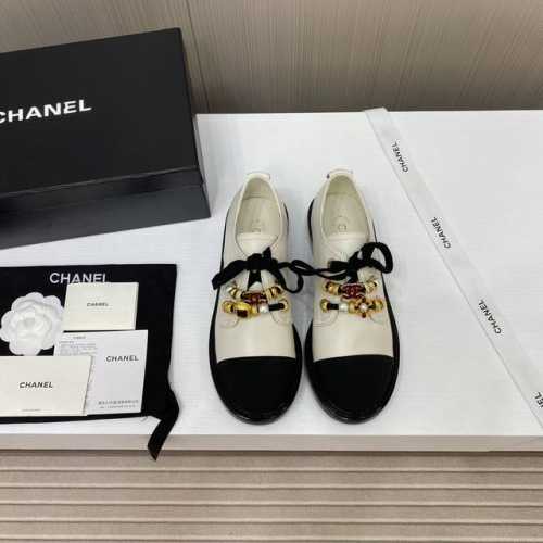 出厂价 Chanel香奈儿24最新 vintage复古双C扣链条小金球乐福鞋 梦回校园系列，岁末明星同款，上脚秀气，脚感无敌好穿，小圆头大气简约，鞋面拼皮设计，