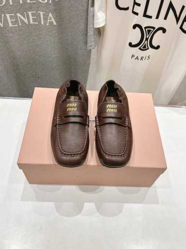 高版本出厂 平底 MiuMiu 缪缪25ss早春走秀新款一脚蹬懒人鞋玛丽珍芭蕾舞鞋 平底单鞋 官方春夏走秀新款，时髦百搭 即可咸又可甜 一点也不磨脚 无论光脚穿