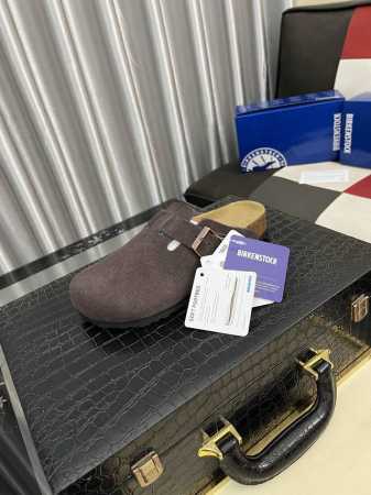 出厂价pp #Birkenstock #勃肯 #勃肯拖鞋 经典款勃肯包头拖鞋 其构造鉴于人体工学设计 使脚床的构造完美的贴合脚的弧度 简单来说就是 上脚舒适 穿 - 点击图像关闭