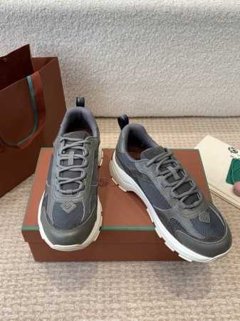 P420Lp 家新品 Loro Piana 诺悠 翩雅 Cairn Walk 情侣款运动鞋老爹鞋 官方售价 Rmb￥P ￥ P8,200 这款灵感源自都市风格的 - 点击图像关闭