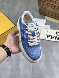 工厂p价p 实价 顶级品质芬迪 原版 1:1顶级版本 芬迪 原板进口牛皮休闲运动休闲鞋进口原版内里，原版进口耐磨发泡厚大底；经历无数次调整，才调整出原版一样如此