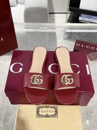 Gucci 25Ss春季新品 双G平底拖鞋 高端版推荐 专柜购买原版一比一打造 所有细节 材料 全部跟你在专柜买到的都一样 鞋面：牛皮 羊里 真皮大底 跟高：1