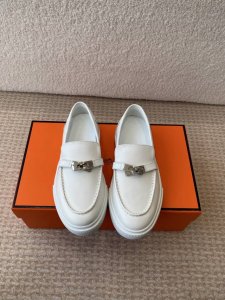 Hermes 爱马仕 H家 Game Kelly扣厚底乐福鞋 小牛皮乐福鞋风格免系带休闲运动鞋，搭配功能性镀钯Kelly鞋扣。 原版定制Kelly鞋扣 定制进口