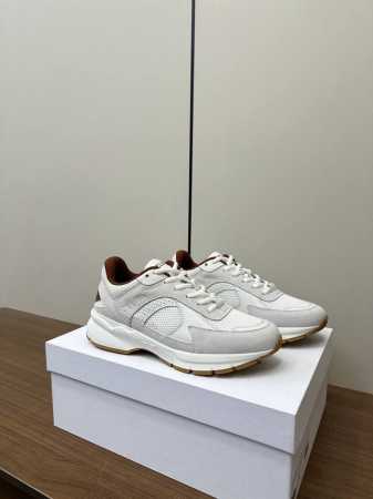 CELINE RUNNER 思琳CR-03运动鞋 购入原版1比1开发鞋舌和鞋后帮饰有CELINE标志运动鞋侧面凹印 CR-03字样鞋后帮和侧面压印CELINE标 - 点击图像关闭