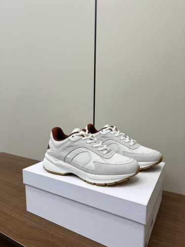 CELINE RUNNER 思琳CR-03运动鞋 购入原版1比1开发鞋舌和鞋后帮饰有CELINE标志运动鞋侧面凹印 CR-03字样鞋后帮和侧面压印CELINE标