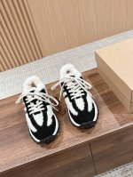 顶级品质 # 一款可以跑步的NB风格鞋，她来了，以她独有的时尚潮流风格，肉眼可见的质感，黑白经典搭配，舒适透气的发泡大底，在寒冷的冬天，给你温暖，高丝光牛反绒材