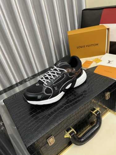出厂价Pp： Louis Vuitton 原单 新款Lv路易威登 * 顶级版本 Lv经典潮鞋！选用进口原版牛皮 水染牛皮内里.原版耐磨橡胶大底！高品质精品！码数