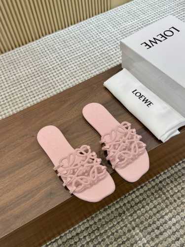loewe 25夏季限定镂空拖鞋，新增色系，码数34-43 价格p：橡胶底 真皮底170