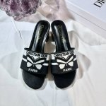 橙子出厂价p dior 迪奥春夏新款 立体蝴蝶 粗跟拖鞋 一字拖 凉拖 跟高 4.5Cm 码数 35-42