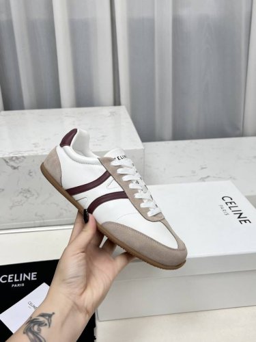 赛琳情侣款35-45Jogger Triomphe标志牛皮革 牛皮绒面革低帮系带运动鞋！Jogger以极简鞋型点晴日常穿搭兼具柔美与率性 简约百搭轻便舒适 面料