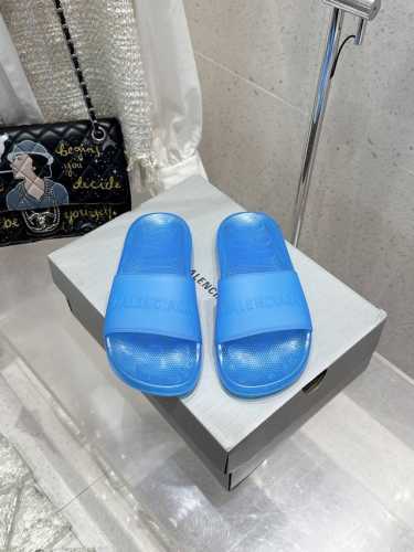 230 Balenciage 巴黎世家 Pool Crocs 合作款厚底拖鞋胶拖 原版1:1还原，单码单模，大小合适，舒适度满满，后跟和原版一致有码标，所有鞋面