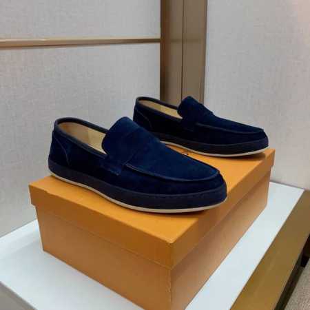 工厂价 L家* 休闲新品上市 鞋面采用牛反绒面料真皮内里，橡胶耐磨大底，鞋型饱满，立体感十足时尚、新颖标准码数：38-44。三色可选。 - 点击图像关闭