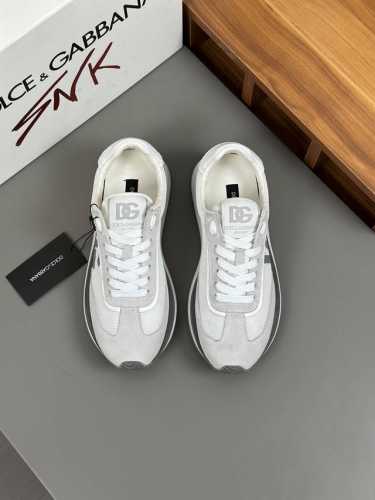 新品dolce&Gabbanadg高端男士运动休闲鞋。顶级专柜原单货。 原版进口牛皮 多种材质拼接设计进口牛皮内里 牛皮垫脚原版tpr弹力大底。 Size：39