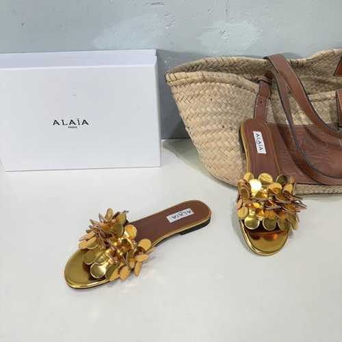 高品质出厂 ！小众潮牌重工山茶花限量版新品！Alaia2024春夏新款圆片花朵缀饰平底平底露趾拖鞋！凉鞋极简主义炒鸡柔软舒适时髦精绝对不能错过的必入款，没有任何