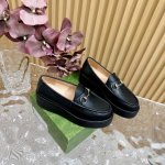 gucci 春夏新款走秀款 经典轮回 经典爆款复古松糕厚底马衔扣走秀款乐福鞋 布 皮面 百搭经典 辨识度高 原版定制小牛皮 漆皮 内里踮脚均为水染羊皮 意大利进