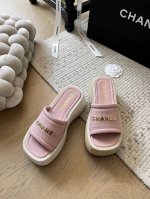 Chanel 25C早春新款厚底拖鞋系列！顶级版本！高级感十足厚底增高又显瘦 6cm跟高鞋面丝绸羊皮 垫脚羊皮 原版防滑大底码数：34-41 定制不退不换