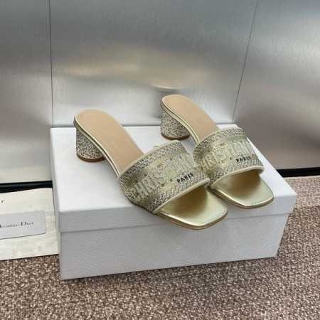 工厂p价p 迪奥 Dior Dway 春夏新款一字拖拼色烫钻女鞋 Cd字母Logo立体刺绣平底凉鞋 圆头粗跟果冻色水钻圆柱跟拖鞋 市面顶级版本 材质:鞋面原版一 - 点击图像关闭