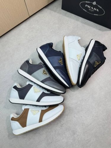 prada 普拉达 -高端品质 原单休闲运动鞋 -鞋面 纳帕小牛皮 品牌高丝光帆布 鞋身车缝品牌金属扣件 鞋舌丝印高周波品牌Logo -内里 水染牛皮 -大底