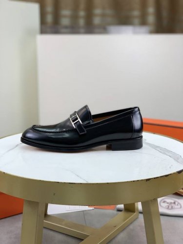 工厂p价p 原版真皮大底品牌：HermèS 爱马仕 等级：官网同款 原单品质材料：原版柔软小牛皮 水染牛皮内里 原版意大利真皮大底款式类别：男士时尚 正装休闲皮