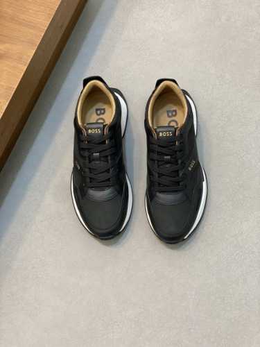 Boss 男士新款皮革低帮休闲运动鞋 莞产顶级高品，Boss系带休闲运动鞋，采用光滑小牛皮接接雾面牛皮鞋面，内侧饰有透气金属网孔，外侧开孔细节，轻盈舒适透气，经