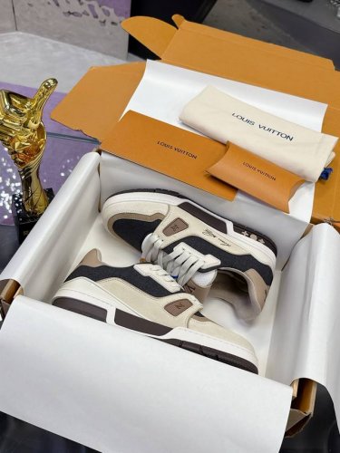 实价 豪华全套包装 盒中盒 10 已认证5 路易威 Lv Vuitton新款休闲鞋 virgil Abloh 马卡龙系列从复古篮球鞋汲取灵感 打造备受青睐的Lv