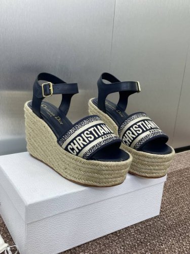 dior 迪奥 2025春夏新款 Ivieta Dway 厚底拼色女凉鞋 cd字母Logo立体刺绣草编坡跟圆头露趾凉鞋 鞋面 进口酒椰草 进口电绣高温水溶棉质科
