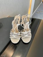 出厂价Pp￥ P350，春夏新款Gucci 24S春夏新品双G钻链扣后带凉鞋高跟，经典的马衔钻扣以华美之焕新呈现，亮眼点缀于这款 看起来蛮简单的款式 但上脚就莫
