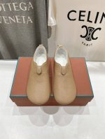 顶级出厂 Loro Piana* 诺悠雅LP 新款勃肯平底鞋休闲鞋，脚感超级舒适 一天可以暴走两万步的鞋子 超级百搭款！ 超级轻便的平底鞋～兼具时尚与舒适，软乎