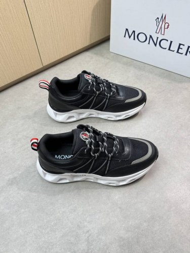 moncler 盟可睐 蒙口 -高端品质 原单休闲运动鞋 -鞋面：纳帕小牛皮、品牌丝光感布匹、夜反光织带、鞋舌车缝品牌Logo模块 -内里：品牌帆布布匹 -大底