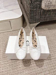 marine Serre X Repetto 25 早春 联名款 月牙印花浅口 芭蕾舞鞋 单鞋 Marine Serre今年的月亮芭蕾舞鞋绝对不会让你失望 ，各