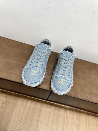 Chanel 小香 24ss 新款流苏 刺绣 帆布鞋 休闲运动鞋 原版购入开发 做货 这款 流苏 厚底运动鞋是一款时尚单品，提升该系列的格调。可为各式休闲造型增 - 点击图像关闭