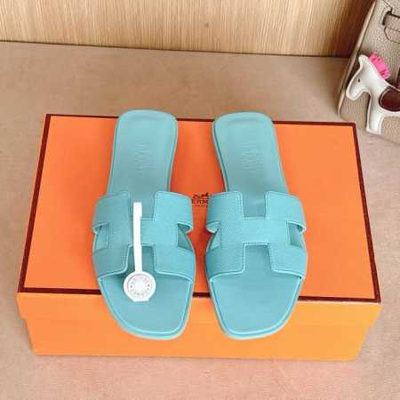 可配飞机盒50出厂价p Hermes 爱马仕H拖鞋Oran凉鞋系列 时尚又百搭 超级舒服 每个细节都做到极致 原版Epson掌纹面料 原版1:1独家私模鞋面 原 - 点击图像关闭