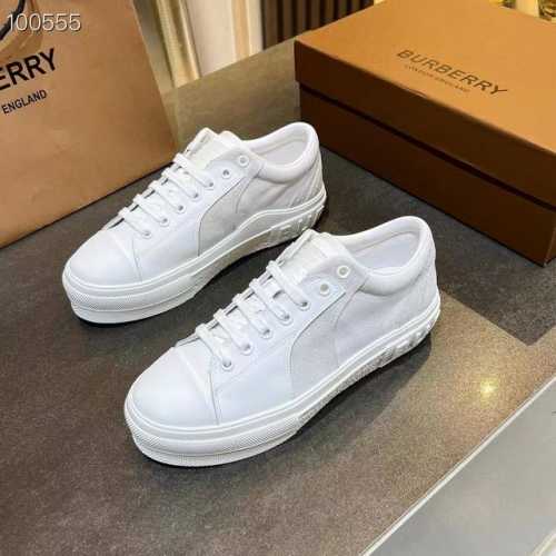 专柜新增新款，巴宝莉复古格子棉质运动鞋，印有对比鲜明的全新拼接色，面原板格子布+原版布拼色，内里100%羊皮，女款码数35-40 ，男款39-45，