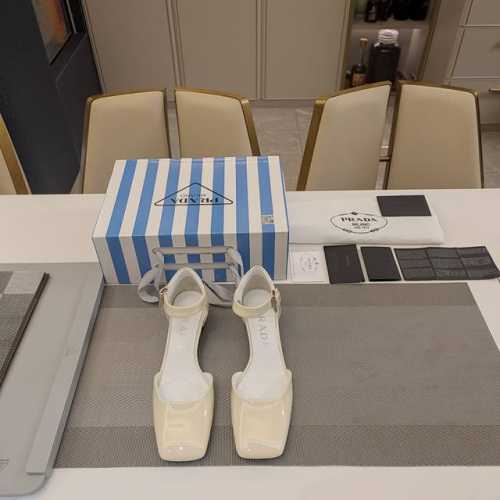 小方跟中空玛丽珍凉鞋系列 顶级包装配套最高版本 PRADA 2024普拉达春夏新品， 顶级版本 实力来袭！ 原版做法，后带与鞋面不断格 复古可爱普拉达玛丽珍裏脚