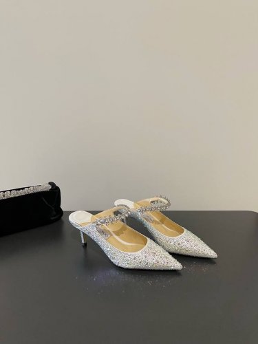 jimmy Choo 最高品质 最新经典钻石链条 渐变烫钻 重工艺水晶半拖鞋单鞋 同步专柜 主打精致 舒适度休闲 甜美 无解风都轻松满足 Blingbling