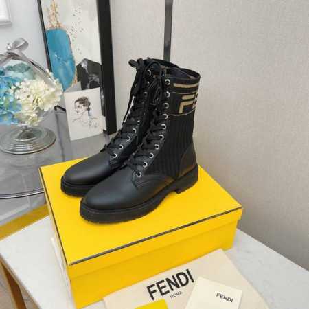 系带短靴 - Fend*全新升级版本马丁靴秋冬系列 Ff袜子弹力系带短靴rockoko超显瘦 鞋面：系带款采用原版雾面哑光牛皮 内里：进口羊皮内里 鞋底：原版耐 - 点击图像关闭