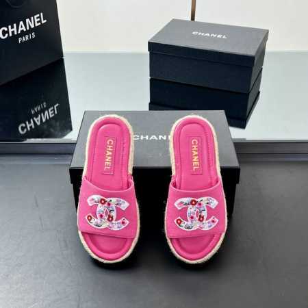 厂价 高版本 Chanel香奈儿电绣双C的Logo编织 渔夫拖鞋 一字拖鞋 专柜原版开发 正品工艺 鞋正中的双C Logo点缀恰到好处 简约大方. 羊皮面小香拖 - 点击图像关闭