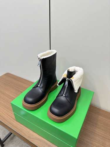 Bottega Veneta 24AW葆蝶家BV 秋冬新品羊皮毛一体女士Snap防水雪地靴 顶级版购入ZP对比做货，所有细节都跟柜上一致：包括鞋面皮料，鞋垫内里