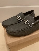 实价 ，品牌GUCCI，古奇官方旗舰店豆豆鞋～四季潮鞋 专柜品质，古奇1:1优质做工，鞋面:进口意大利原版牛皮、全真永不掉色透气羊皮里，时尚懒人商务风设计，休闲