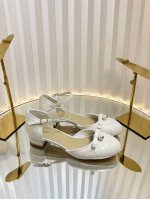 迪奥 Dior 2025春夏高定系列新款 Ballet 标志性电绣藤格纹低跟芭蕾舞女鞋 Cd字母Logo珍珠扣粗跟蝴蝶结凉鞋 材质 进口金属羊皮 环保藤格纹粗花
