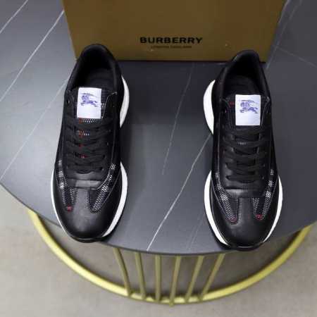 出厂价Pp： 品牌：巴宝莉 标准码：38-44 45订做 等级：官网同款 材料：原版皮料拼接品牌布匹 舒适透气内里 轻便耐磨运动大底 款式类别：男士时尚休闲鞋 - 点击图像关闭