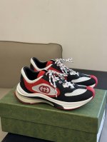顶级品质 Gucci fw23 new arrival～ gucci run 情侣款跑鞋新品 鞋型的线条感以及不同材质和颜色的配搭，简直可以登上年度跑鞋top3