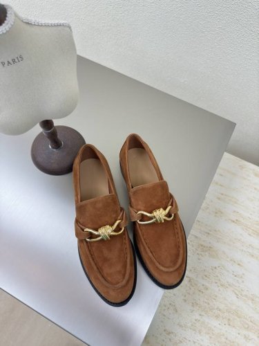 bottega Venet* 五金结绳配饰 女士Astaire乐福鞋 麂皮 老钱风 乐福鞋 原版一比一做法 一致五金 棕色 当今流行的又一趋势 天花板啦 3色百