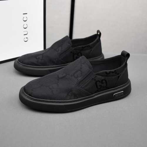 Gucci 古驰 批 ，时尚小布鞋，鞋面采用透气布料，橡胶发泡鞋底，男码38-44