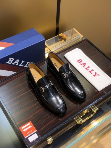 商品名称：Bally 巴利 正规码数: 38-44 皮鞋 商品材料：精选 牛皮鞋面，舒适牛皮内里；原厂大底。
