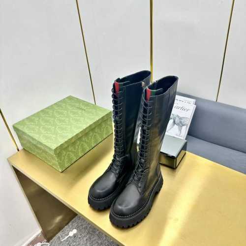 出厂价 2024最新版古琦GUCCI百搭绑带马丁靴，方便穿脱‘品牌织带拼色搭配 跟高：5cm 面料：牛皮 开边珠 内里 垫脚：羊皮里。 大底是发泡大底材质 颜色
