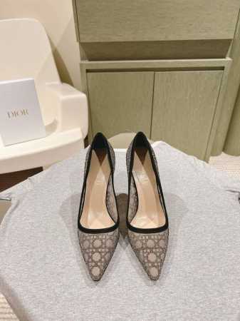 460 225 仙女百搭烫钻工艺猫跟跟鞋早春新品 专柜新款四季单鞋系列顶级上新 上班族首选！年会必须入手 ★★★★★ 鞋面：原版定制材质烫钻特殊面料 内里：透气 - 点击图像关闭